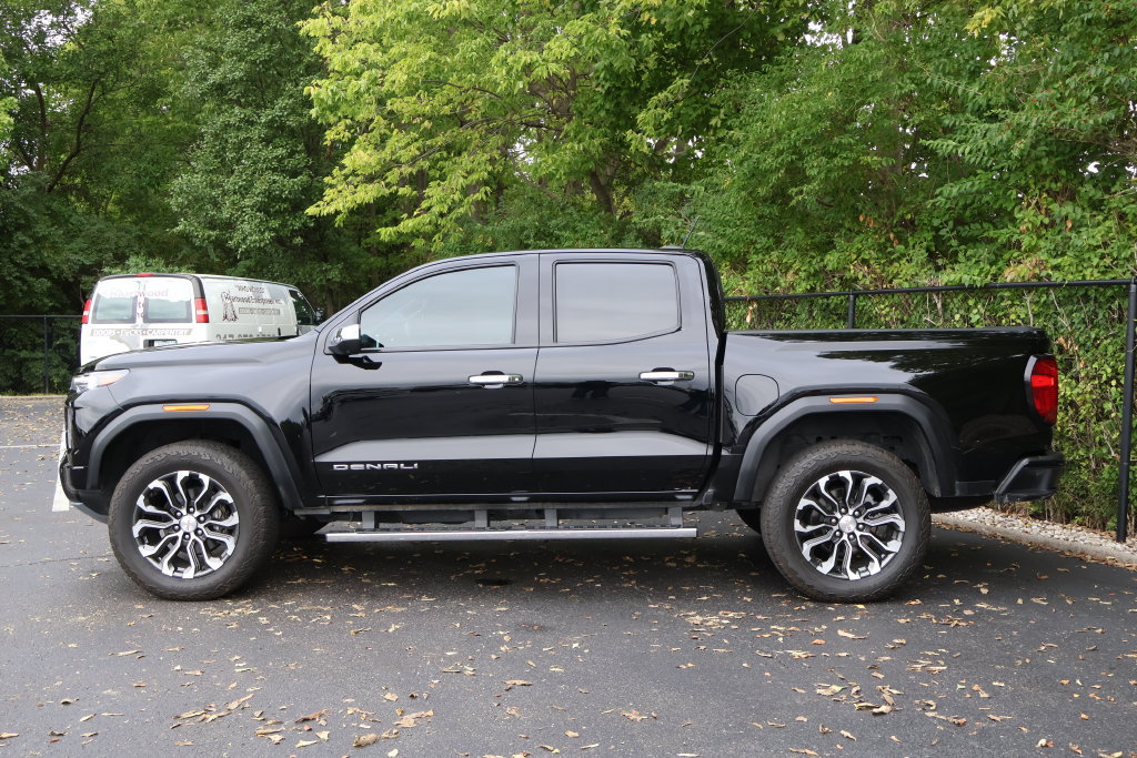 Certified 2025 GMC Canyon Denali AWD/4WD image 4