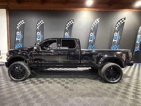 Used 2021 Ford F450 Platinum w/ Camper Package image 2