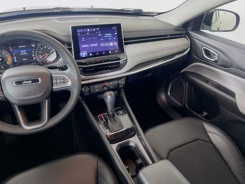 Used 2022 Jeep Compass Latitude FWD image 23