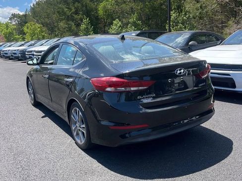 Used 2017 Hyundai Elantra Limited w/ Limited Tech Package 04 FWD image 5