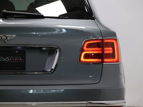 Used 2019 Bentley Bentayga image 64