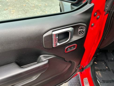 Used 2018 Jeep Wrangler Unlimited Sport S image 14