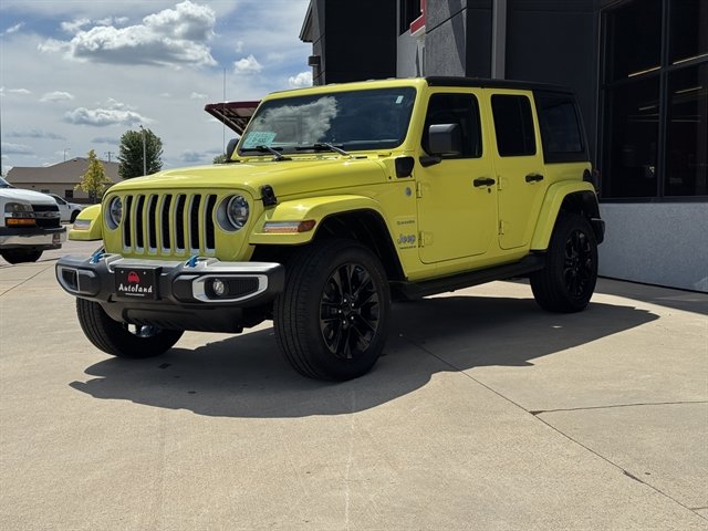 Used 2023 Jeep Wrangler Unlimited Sahara AWD/4WD image 3