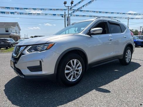 Used 2017 Nissan Rogue SV w/ SV Premium Package AWD/4WD image 1