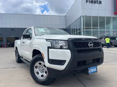 Used 2025 Nissan Frontier S RWD image 1