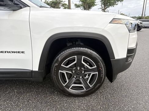 Used 2026 Jeep Cherokee Limited AWD/4WD image 13