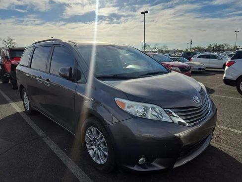 Used 2014 Toyota Sienna XLE w/ XLE Premium Package image 2