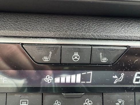 Used 2025 Nissan Altima 2.5 SL FWD image 11