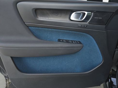 Used 2022 Volvo C40 P8 Recharge Ultimate image 26