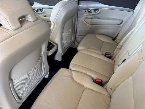 Certified 2024 Volvo XC90 B5 Core w/ Climate Package AWD/4WD image 11