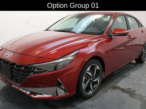 Used 2023 Hyundai Elantra Limited image 3