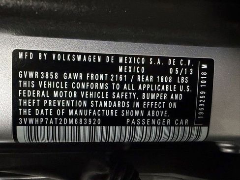 Used 2013 Volkswagen Beetle 2.5 image 24