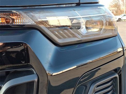 Used 2025 Chevrolet Colorado Z71 w/ Technology Package image 12