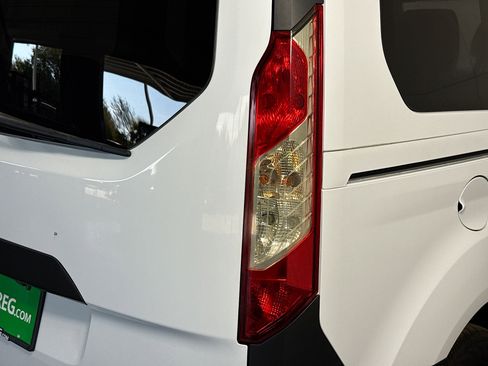 Used 2018 Ford Transit Connect XL image 31