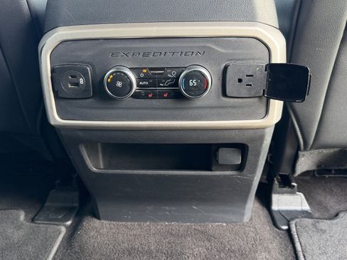 Used 2023 Ford Expedition Limited AWD/4WD image 26