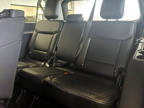 Used 2025 Ford Expedition Max Platinum image 17