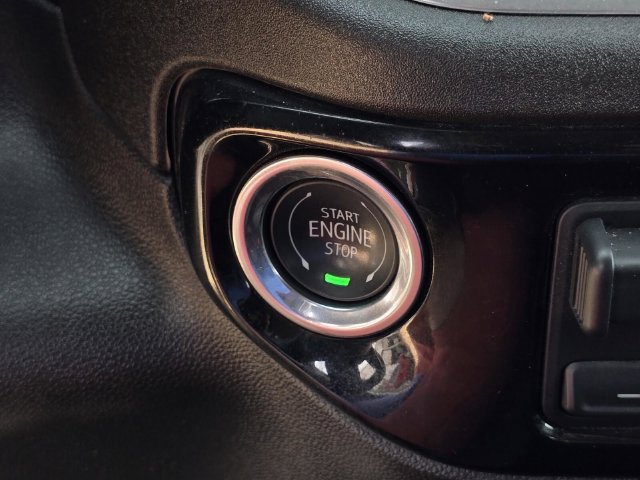 Used 2025 GMC Sierra 1500 SLT AWD/4WD image 26
