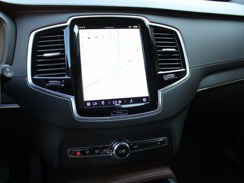 Used 2024 Volvo XC90 B6 Ultimate w/ Protection Package Premier image 8