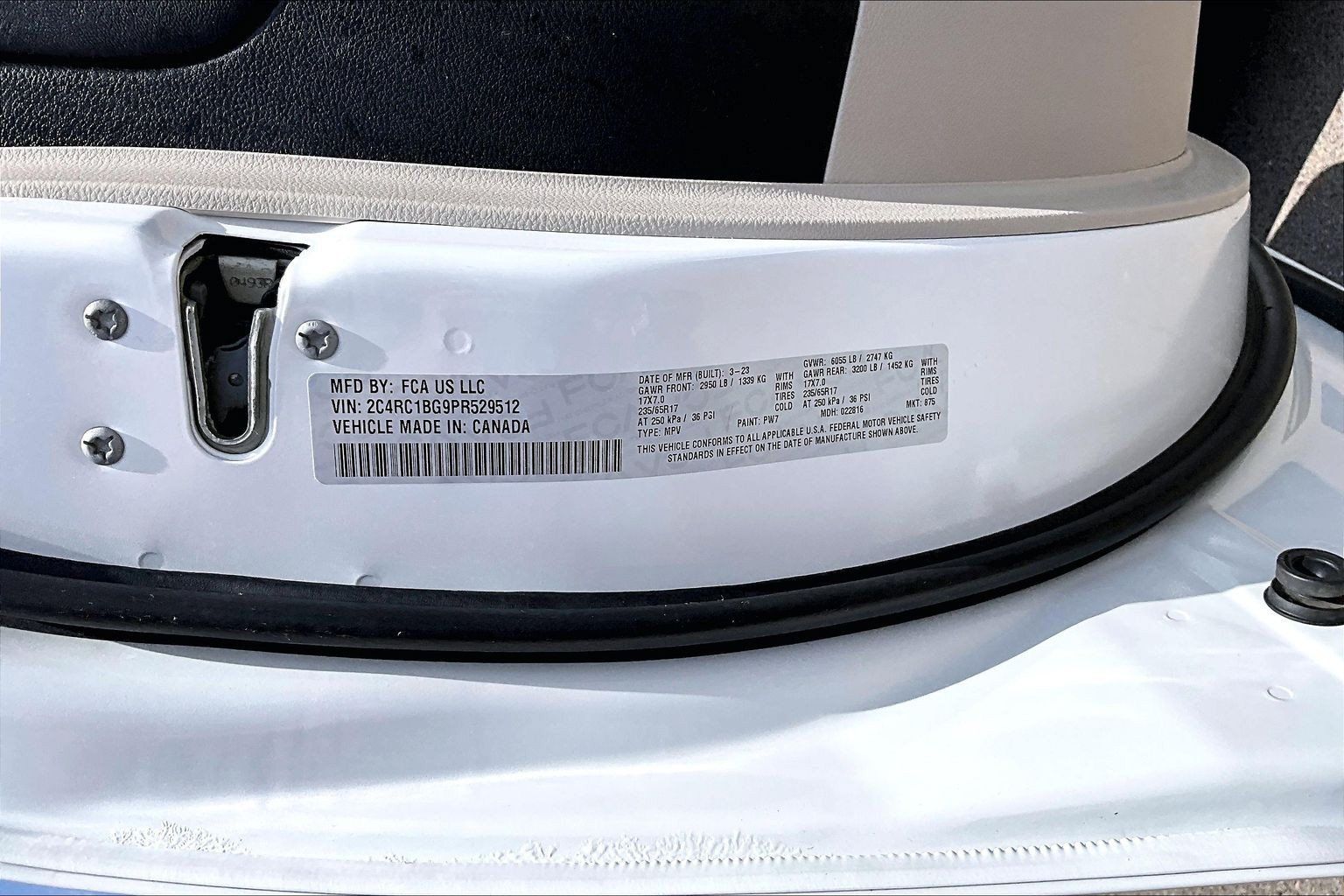 Used 2023 Chrysler Pacifica Touring-L FWD image 35