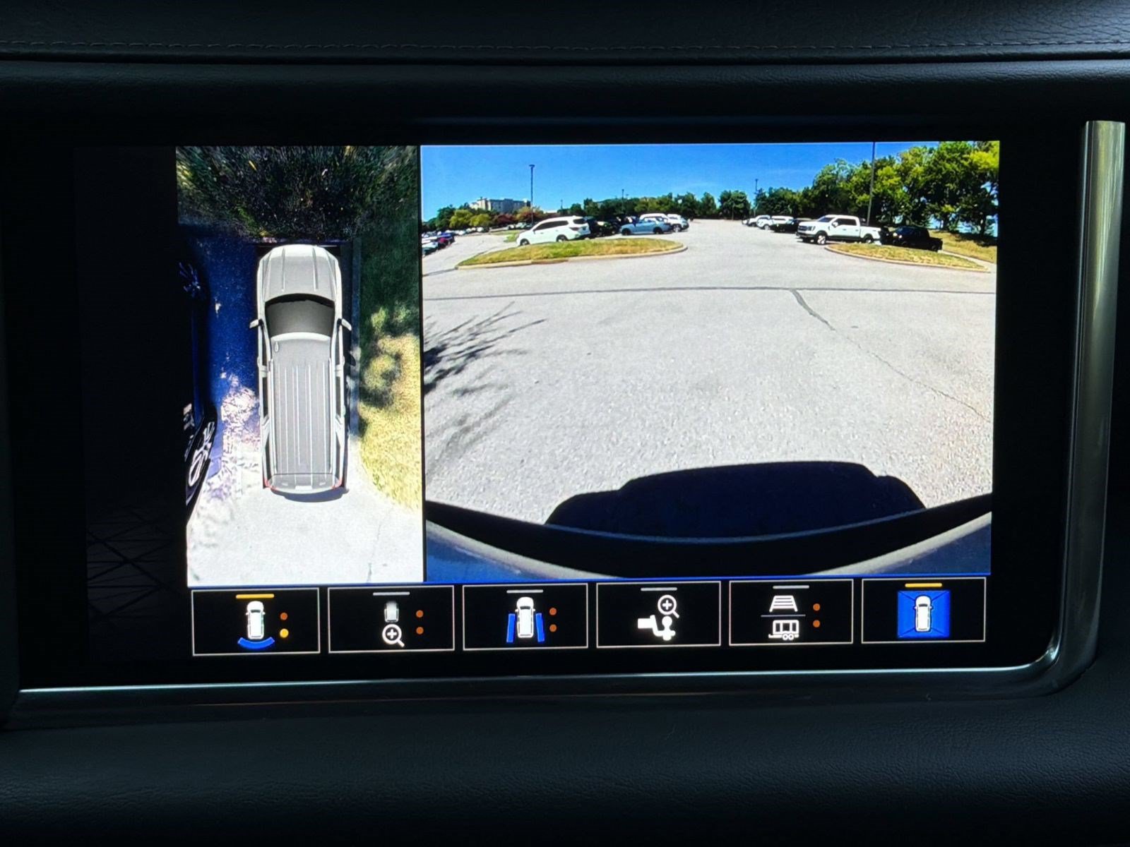 Used 2022 GMC Yukon Denali AWD/4WD image 23