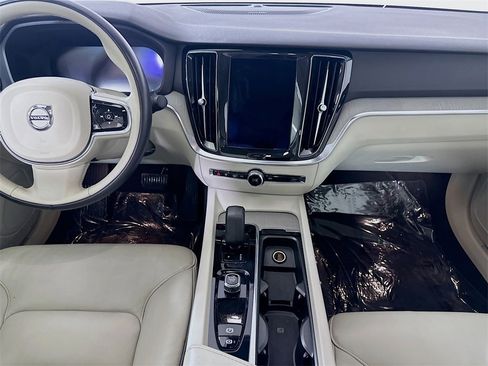 Used 2024 Volvo S60 B5 Plus image 17