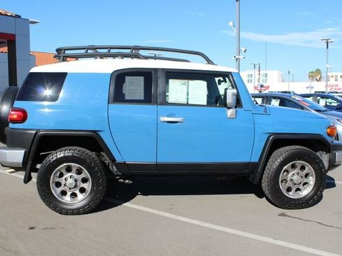 Used 2011 Toyota FJ Cruiser 4WD w/ Upgrade Pkg image 18