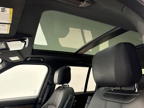 Used 2019 Land Rover Range Rover HSE image 29