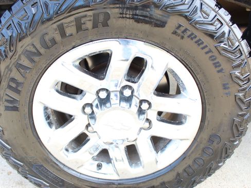 Used 2016 Chevrolet Silverado 2500 LTZ w/ Duramax Plus Package image 38