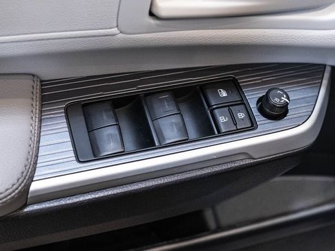 Certified 2025 Toyota Sienna LE FWD image 20