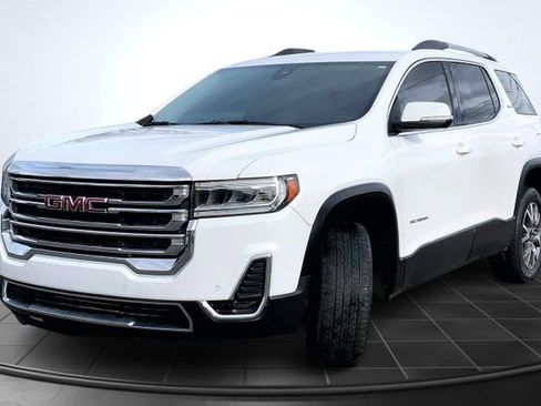 Used 2023 GMC Acadia SLE w/ Driver Convenience Package image 4