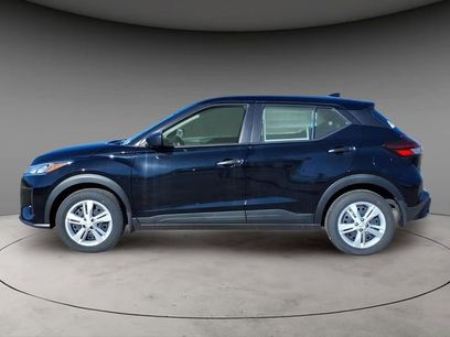 New 2025 Nissan Kicks Play S