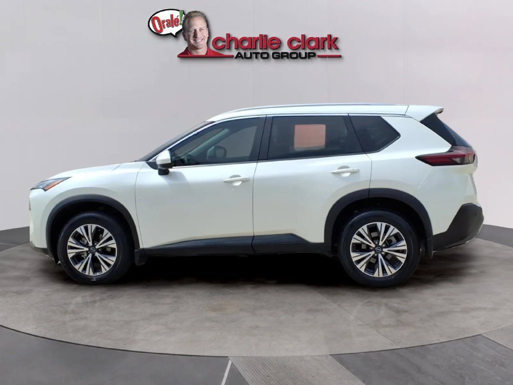 Used 2023 Nissan Rogue SV w/ SV Premium B Package FWD image 2