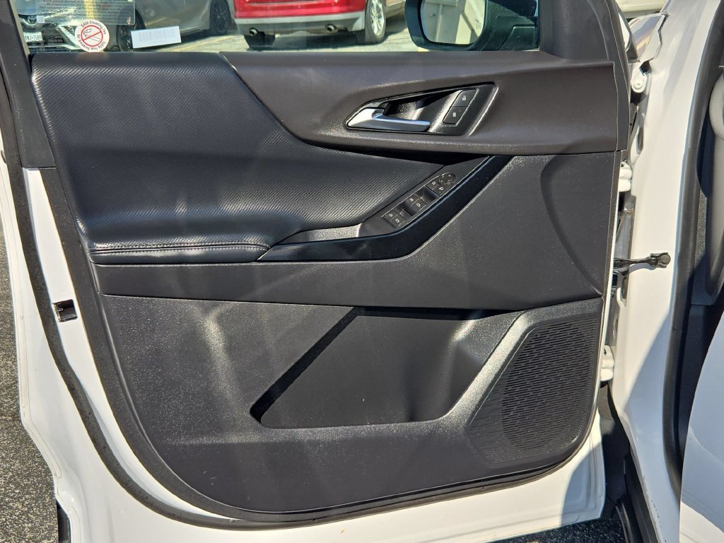 Used 2026 Chevrolet Equinox LT FWD image 11