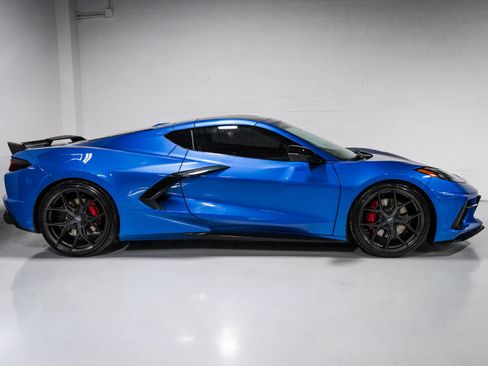 Used 2020 Chevrolet Corvette Stingray Premium Cpe w/ 3LT Preferred Equipment Group RWD image 2