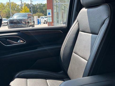 Used 2024 Chevrolet Tahoe High Country image 12