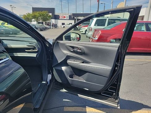 Used 2023 Toyota Crown XLE image 9