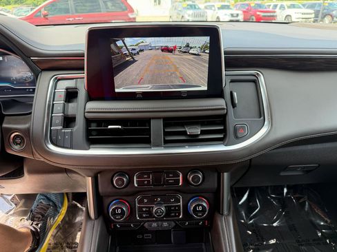 Used 2023 Chevrolet Suburban Z71 AWD/4WD image 35
