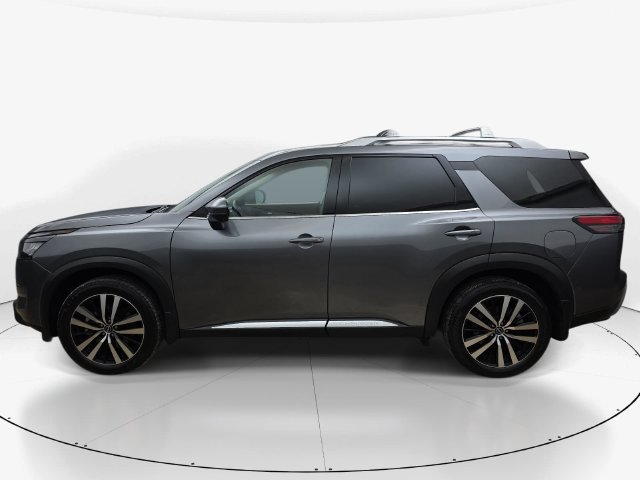 Used 2025 Nissan Pathfinder Platinum FWD image 9