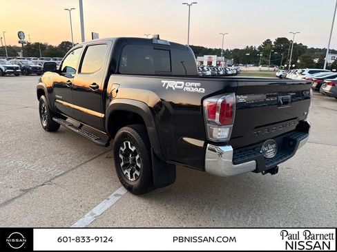 Used 2022 Toyota Tacoma TRD Off-Road image 6