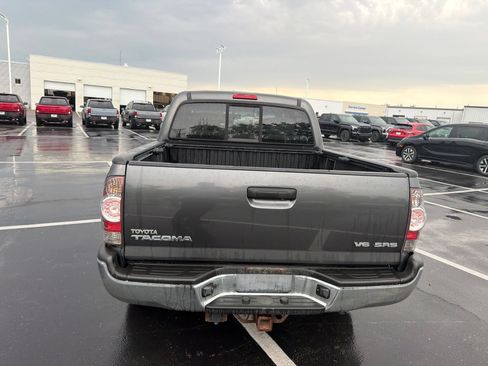 Used 2011 Toyota Tacoma 4x4 Double Cab w/ SR5 Pkg #2 image 6