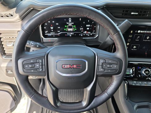 Used 2025 GMC Sierra 2500 AT4X AWD/4WD image 19