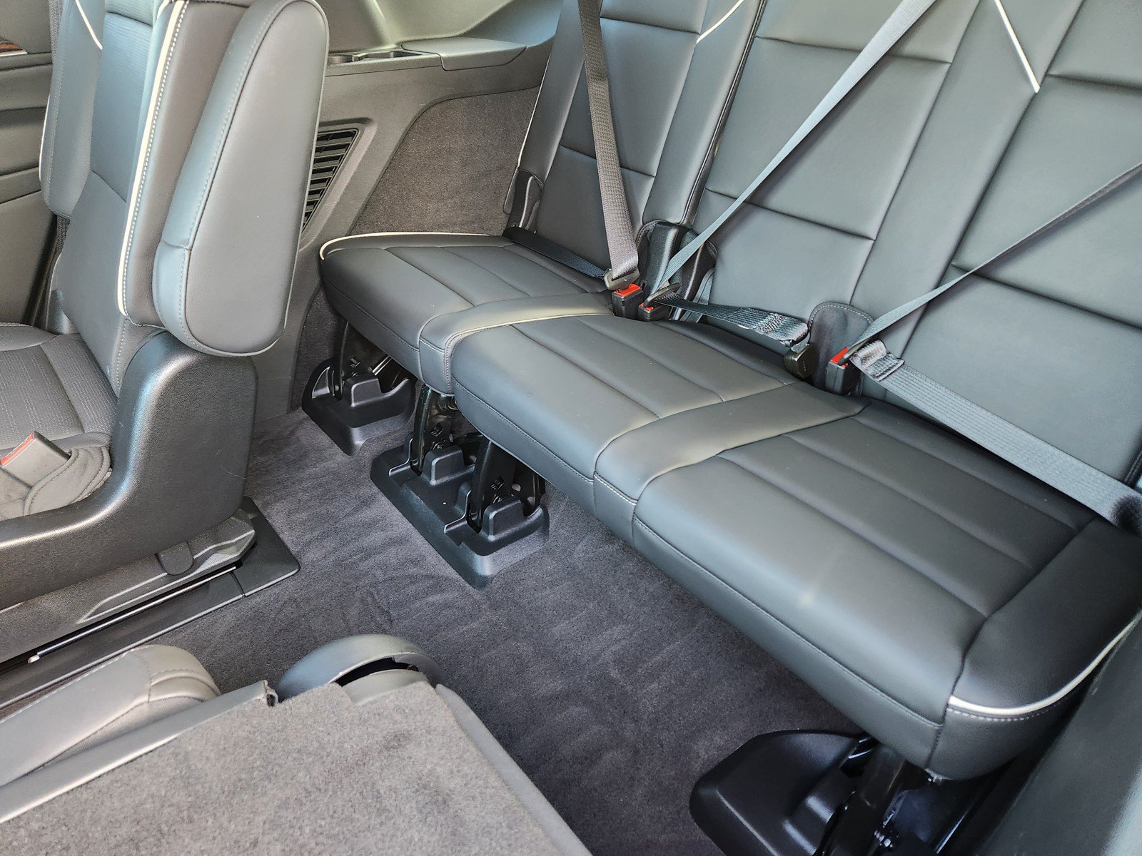 Certified 2023 Cadillac Escalade Premium Luxury w/ Performance Package AWD/4WD image 15