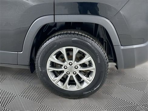 Used 2022 Jeep Cherokee Latitude Lux image 30