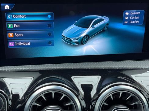 Used 2025 Mercedes-Benz CLA 250 image 27