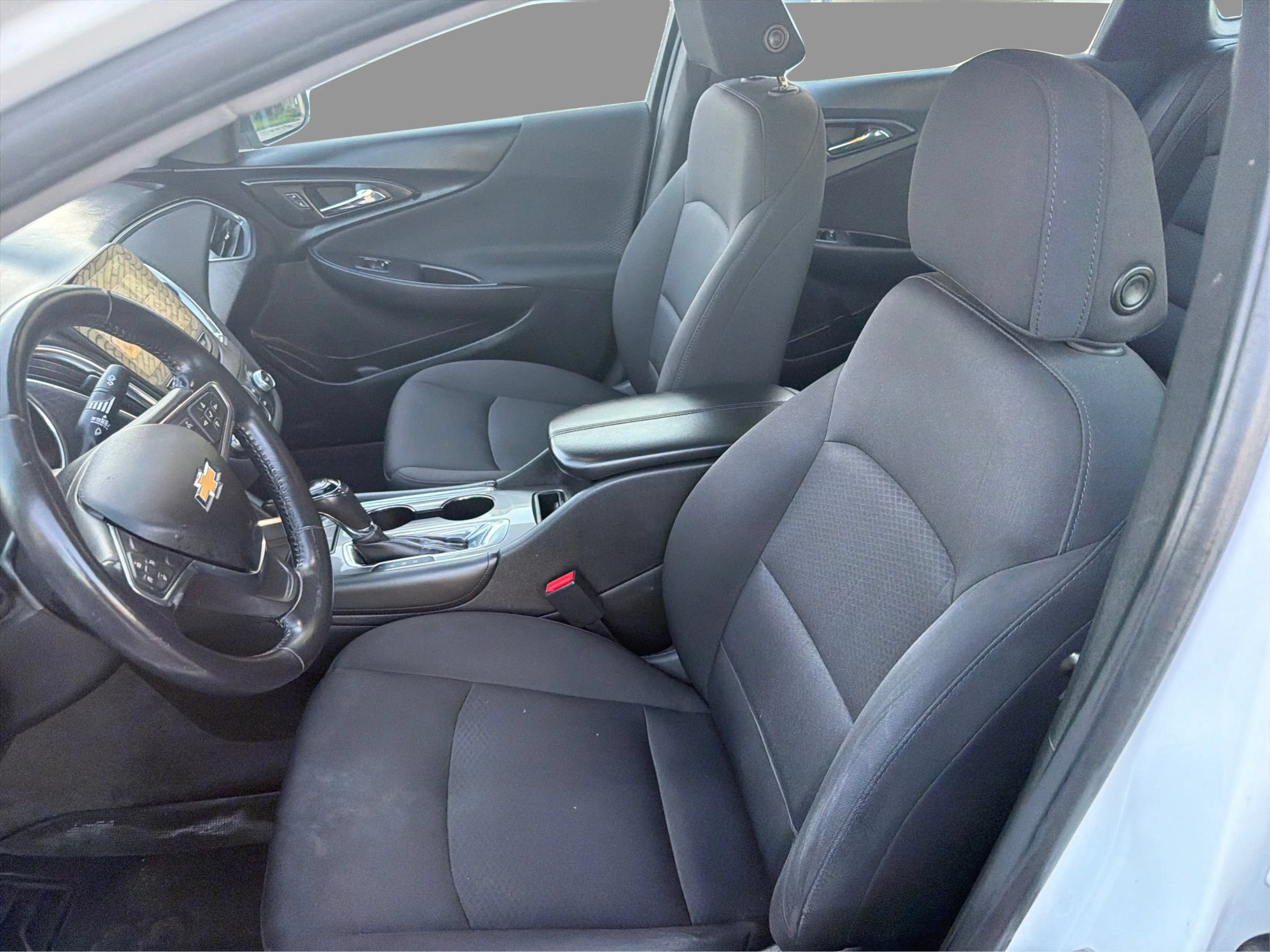 Used 2018 Chevrolet Malibu LT FWD image 10