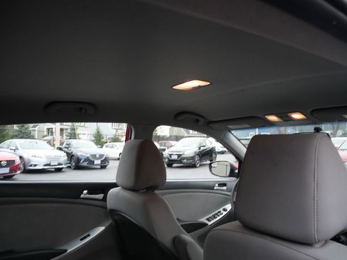 Used 2014 Hyundai Accent GS image 32