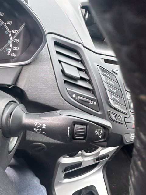 Used 2014 Ford Fiesta SE FWD image 26
