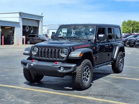 Used 2025 Jeep Wrangler Unlimited Rubicon AWD/4WD image 2