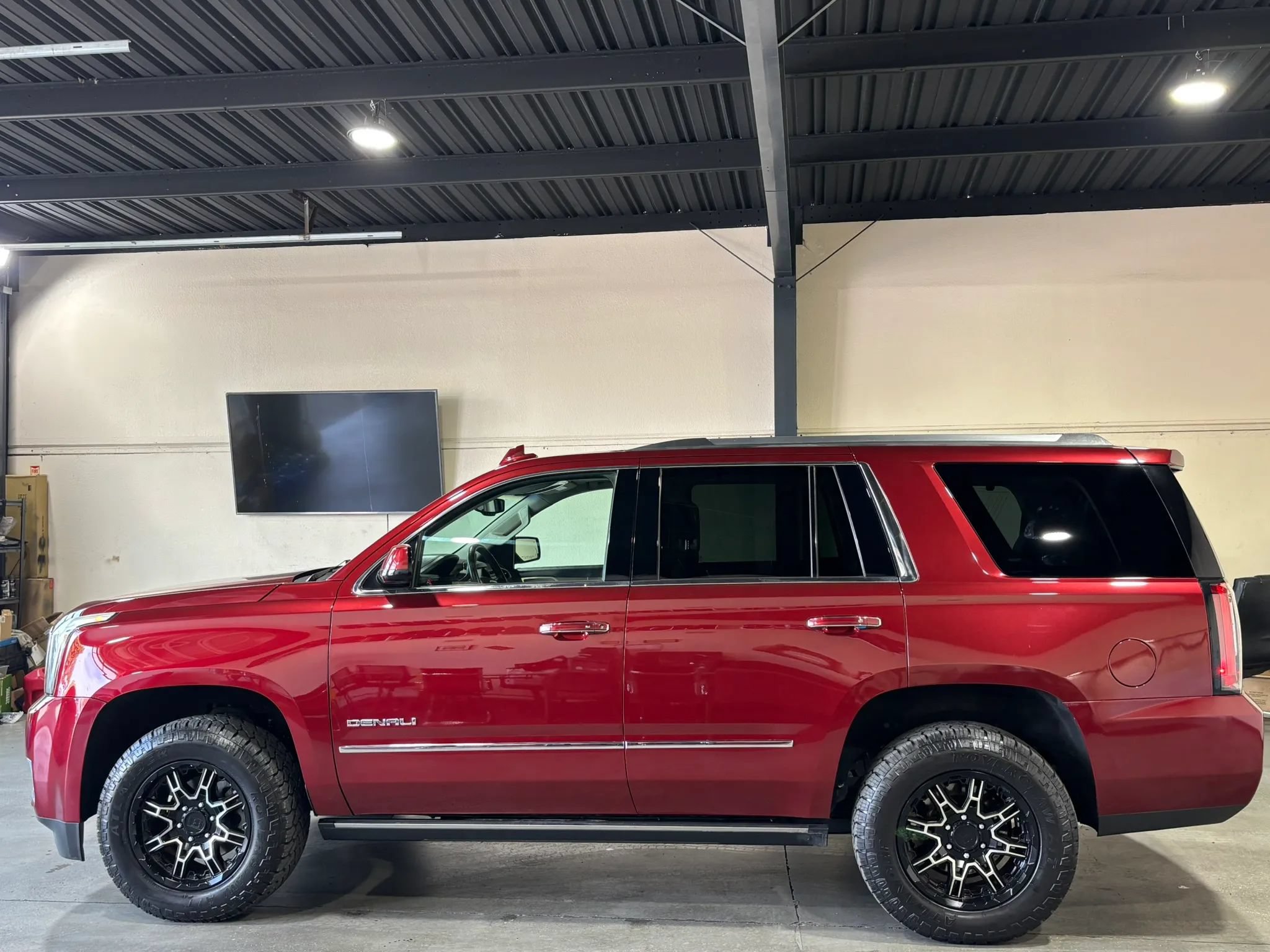 Used 2016 GMC Yukon Denali w/ Open Road Package AWD/4WD image 5