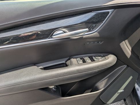 Used 2020 Cadillac XT5 Premium Luxury FWD image 9